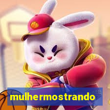 mulhermostrandoopeito